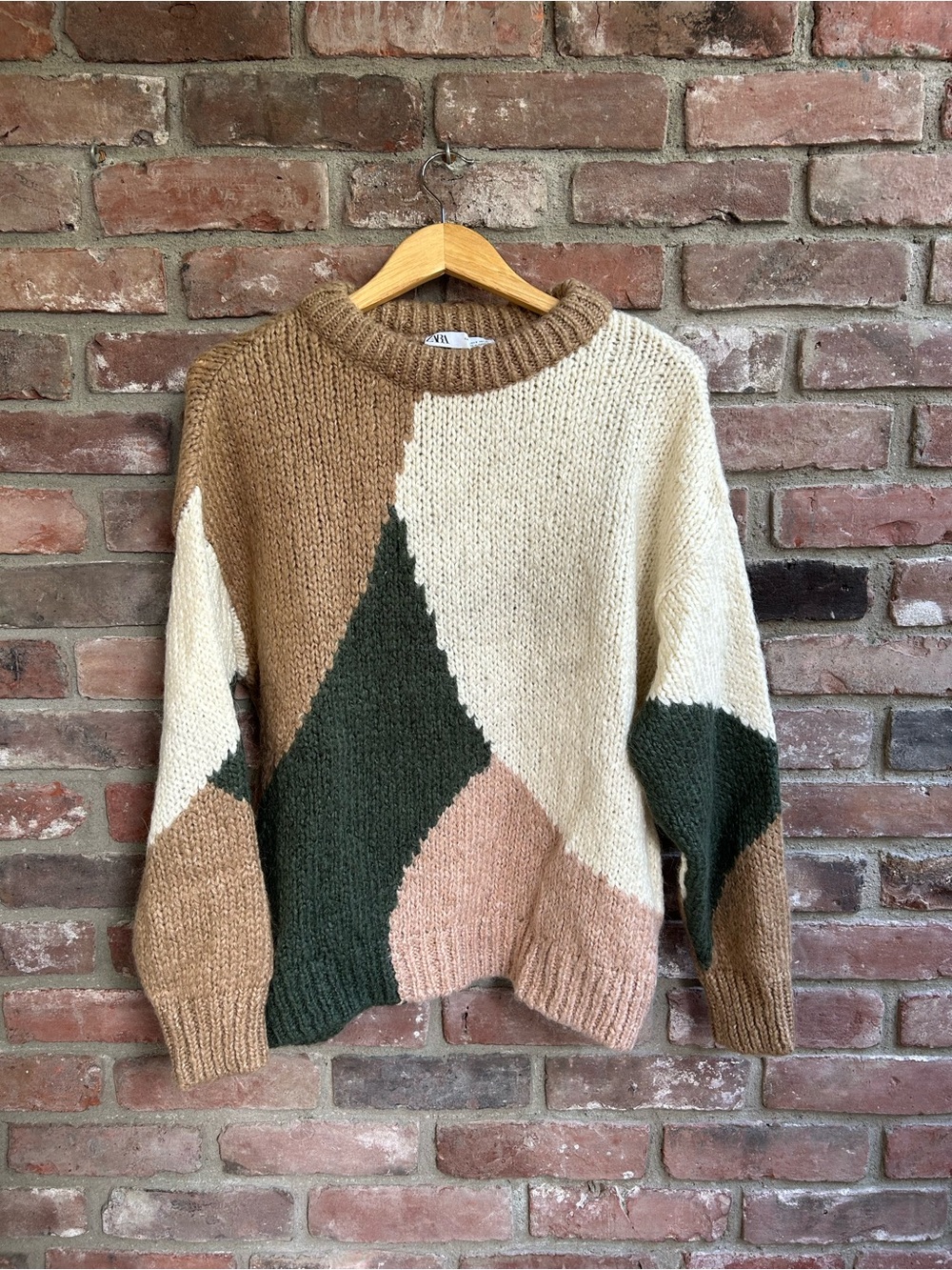 ZARA Colorblock Crewneck Sweater in Cream, Tan, Green & Pink